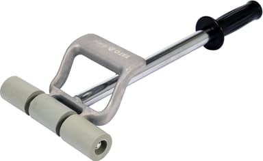 Валик притискний гумовий YATO : Ø38 x 190 мм, сталева телескопічна ручка L= 450-690 мм [6/180]