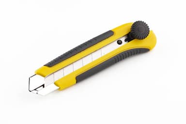 Ніж висувний 25мм обгумований, гвинтовий замок СИЛА