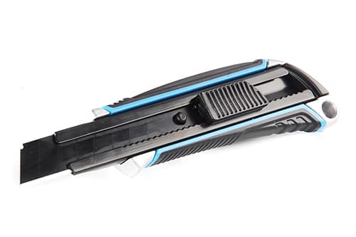 Ніж висувний сегментний 18мм NS-18 APRO