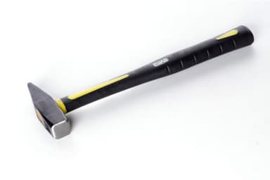 Молоток слюсарний з фібергласовою рукояткою (600гр) СИЛА