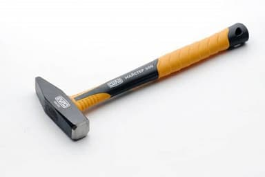 Молоток слюсарний з фібергласовою рукояткою МАЙСТЕР (600гр) СИЛА